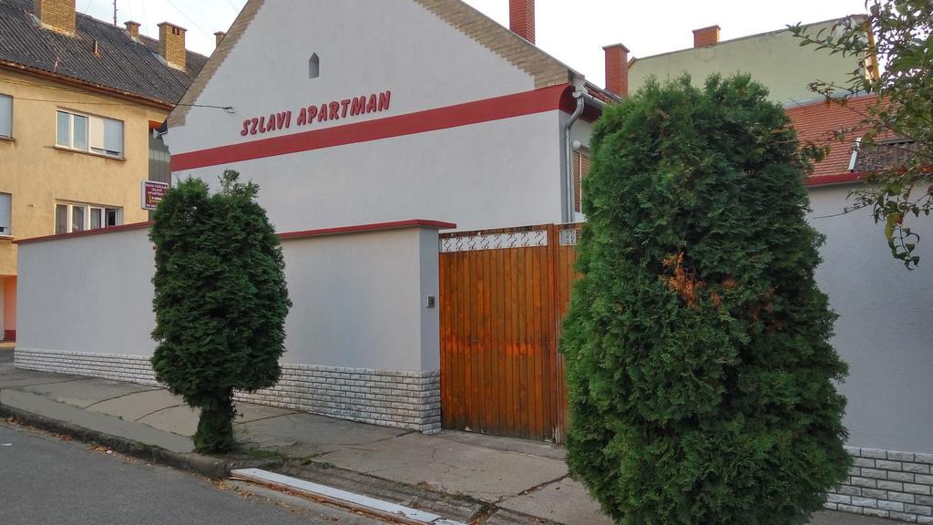Szlavi Apartman باجة المظهر الخارجي الصورة